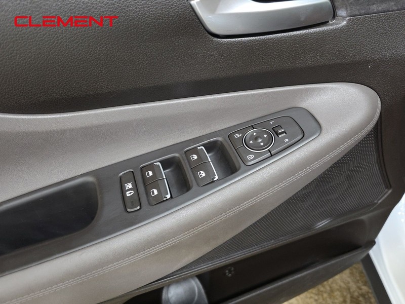 Hyundai Santa Fe Vehicle Image 22