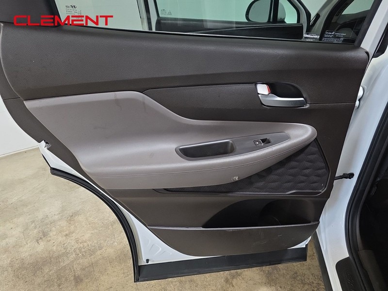 Hyundai Santa Fe Vehicle Image 26