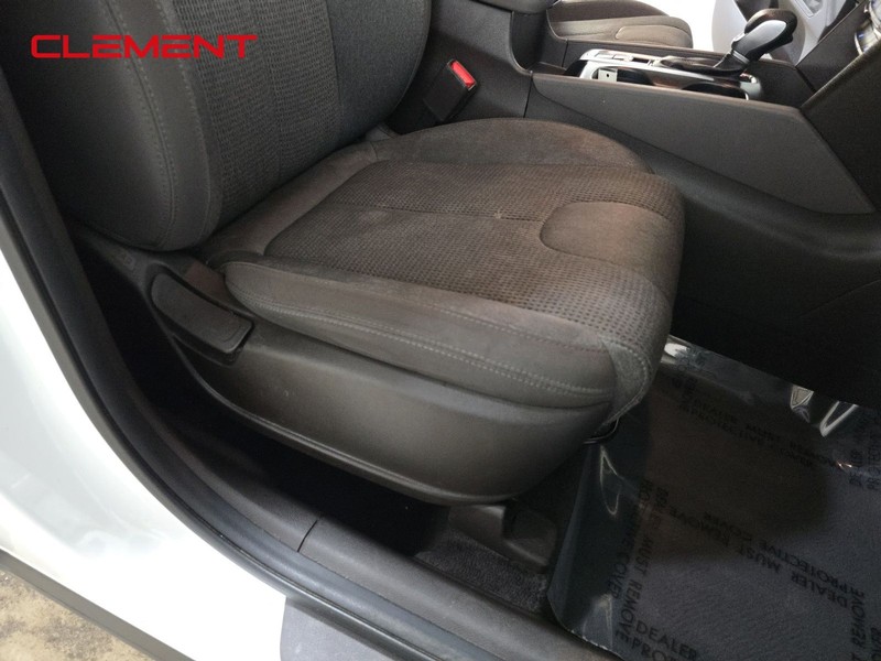 Hyundai Santa Fe Vehicle Image 29