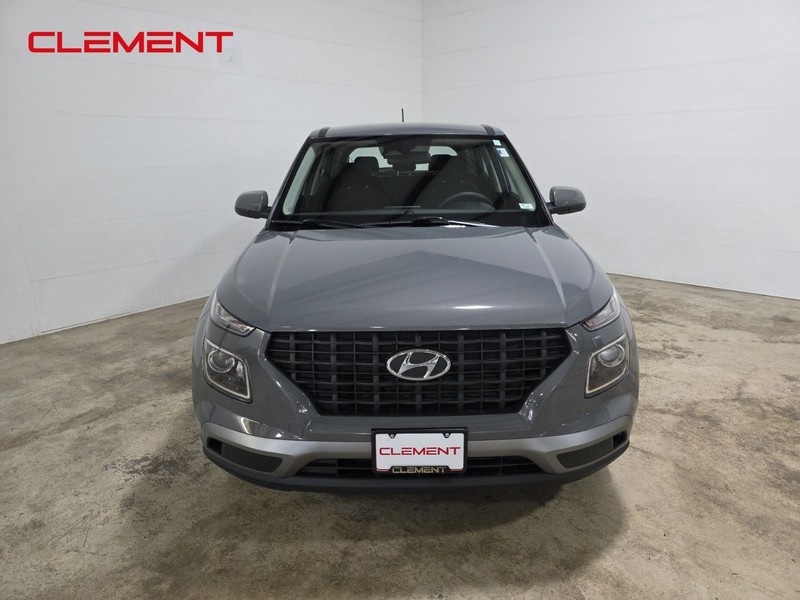 Hyundai Venue Vehicle Image 02