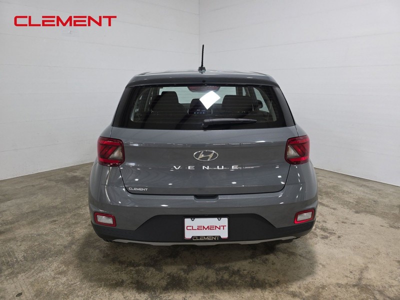 Hyundai Venue Vehicle Image 07
