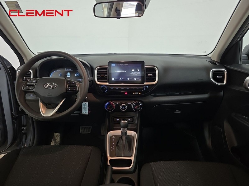 Hyundai Venue Vehicle Image 09