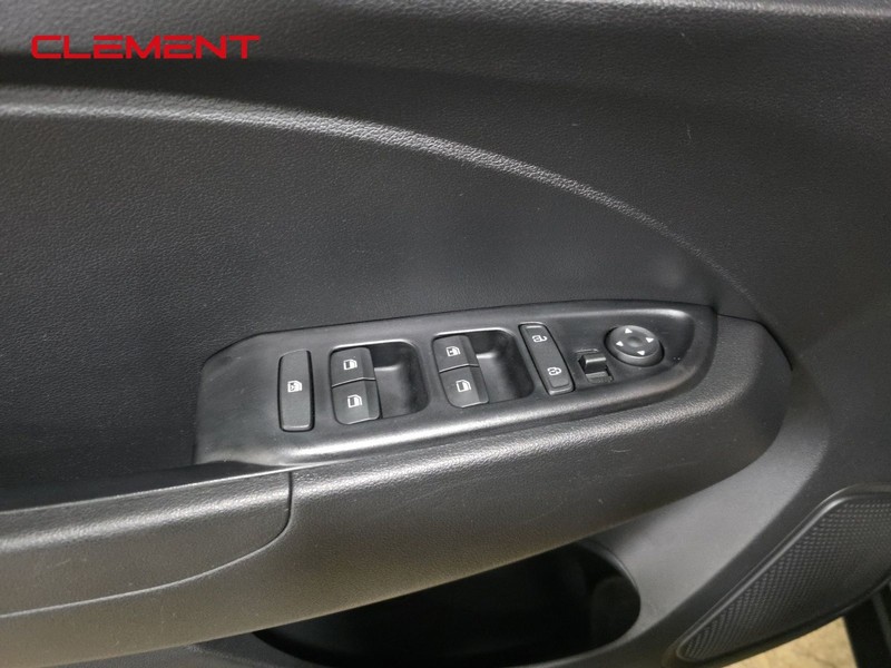 Hyundai Venue Vehicle Image 18