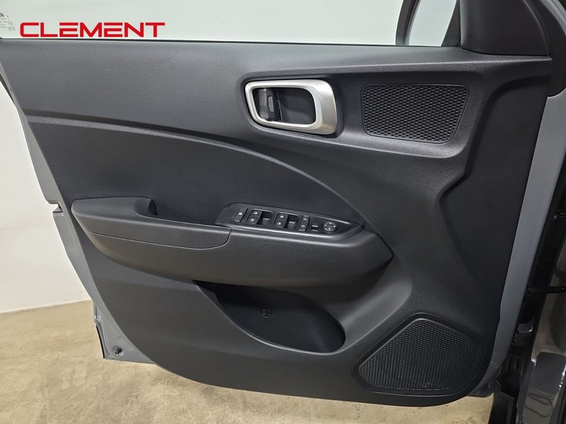 Hyundai Venue Vehicle Image 19