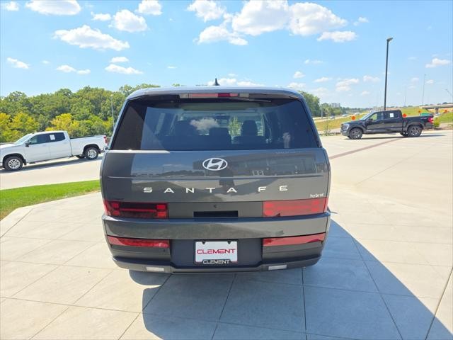 Hyundai Santa Fe Hybrid Vehicle Full-screen Gallery Image 7
