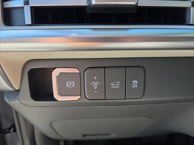 Hyundai Santa Fe Hybrid Vehicle Full-screen Gallery Image 10