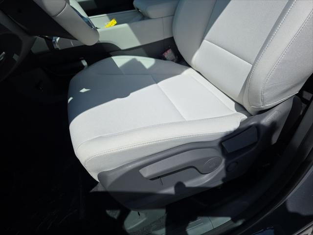 Hyundai Santa Fe Hybrid Vehicle Full-screen Gallery Image 23