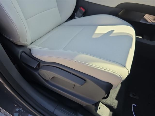 Hyundai Santa Fe Hybrid Vehicle Full-screen Gallery Image 29