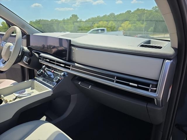 Hyundai Santa Fe Hybrid Vehicle Full-screen Gallery Image 30