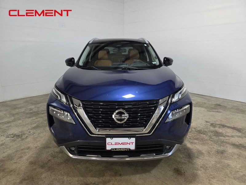 Nissan Rogue Vehicle Image 02