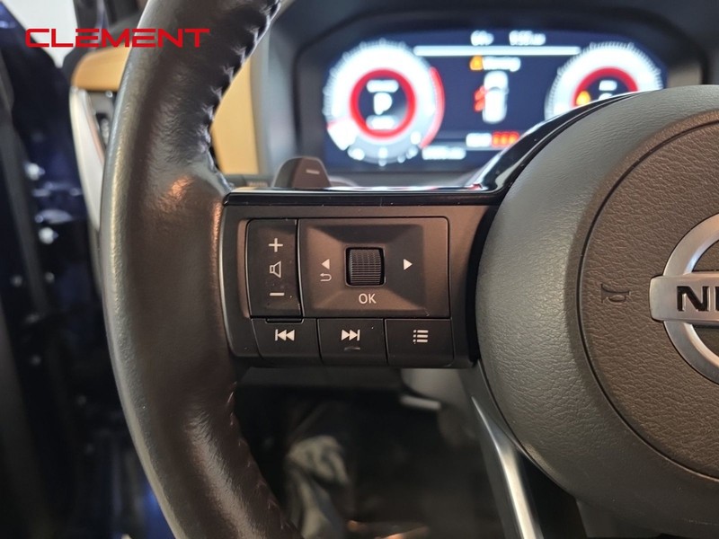 Nissan Rogue Vehicle Image 14