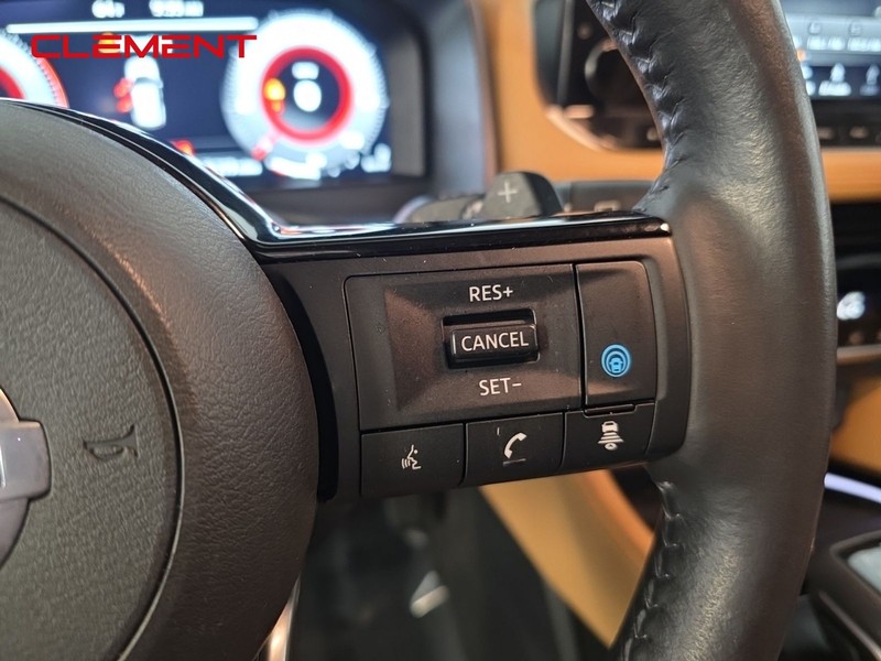 Nissan Rogue Vehicle Image 15