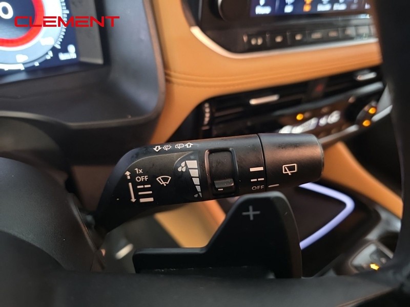Nissan Rogue Vehicle Image 16