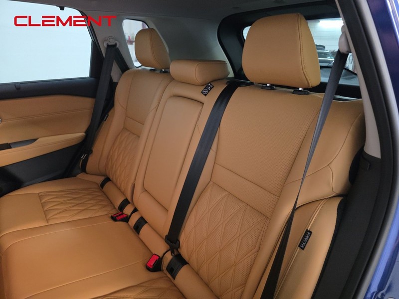 Nissan Rogue Vehicle Image 32
