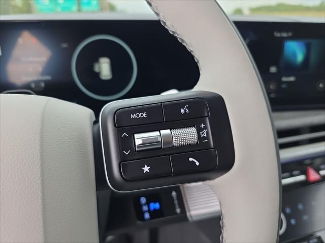 Hyundai Santa Fe Vehicle Full-screen Gallery Image 15