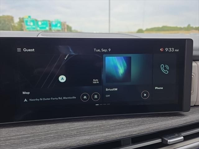 Hyundai Santa Fe Vehicle Full-screen Gallery Image 18