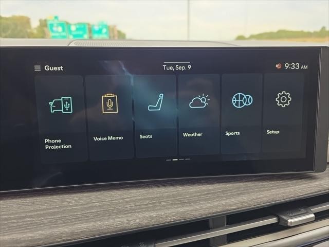 Hyundai Santa Fe Vehicle Full-screen Gallery Image 19