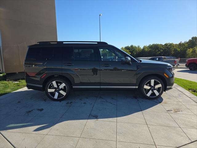 Hyundai Santa Fe Vehicle Full-screen Gallery Image 4