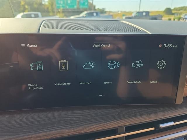 Hyundai Santa Fe Vehicle Full-screen Gallery Image 20