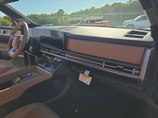 Hyundai Santa Fe Vehicle Full-screen Gallery Image 34