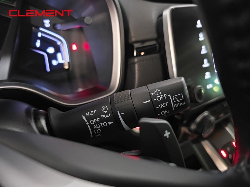 Honda CR-V Hybrid Vehicle Image 16