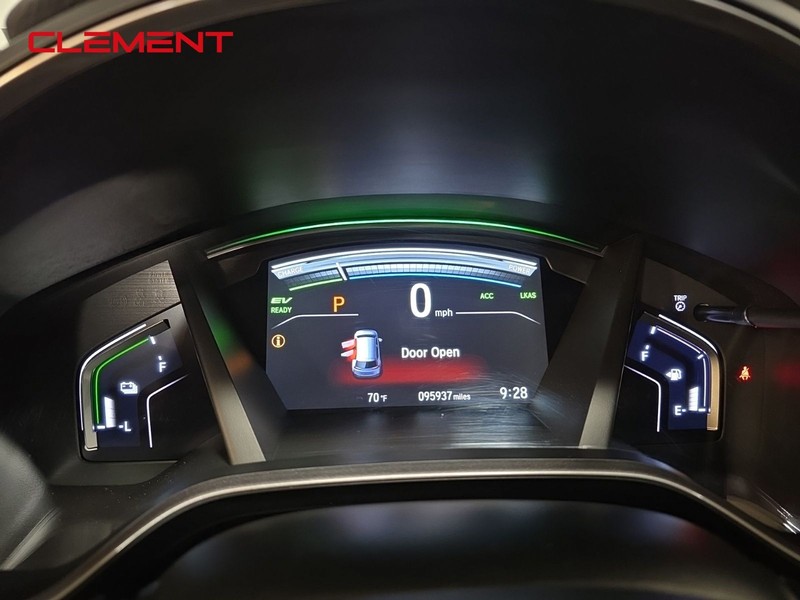 Honda CR-V Hybrid Vehicle Image 17