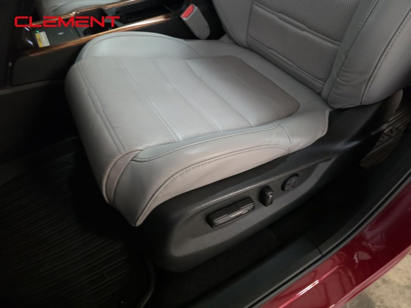 Honda CR-V Hybrid Vehicle Image 26