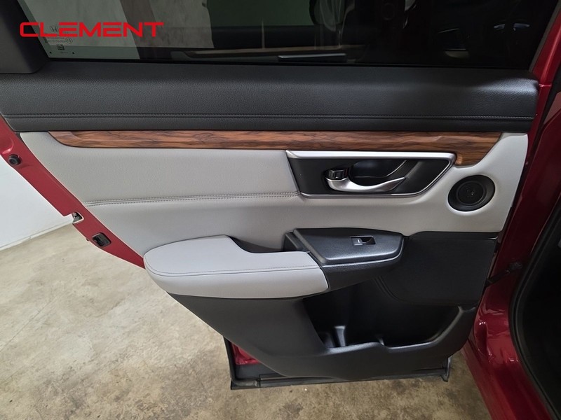 Honda CR-V Hybrid Vehicle Image 28