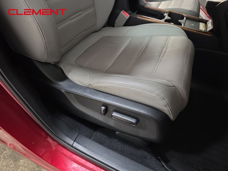 Honda CR-V Hybrid Vehicle Image 31