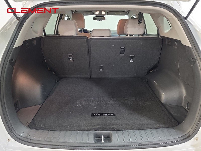 Hyundai Tucson Vehicle Image 09
