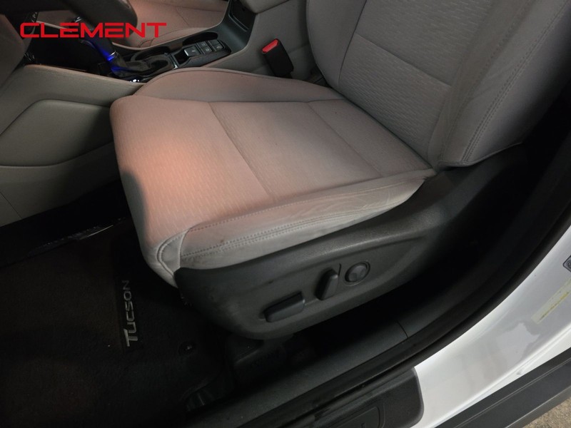 Hyundai Tucson Vehicle Image 23