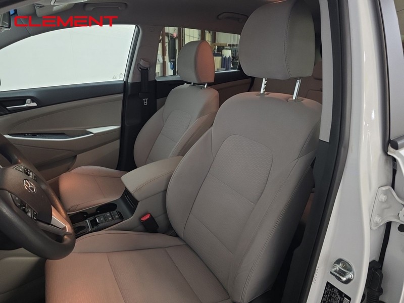 Hyundai Tucson Vehicle Image 24
