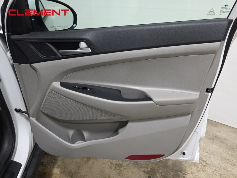 Hyundai Tucson Vehicle Image 30