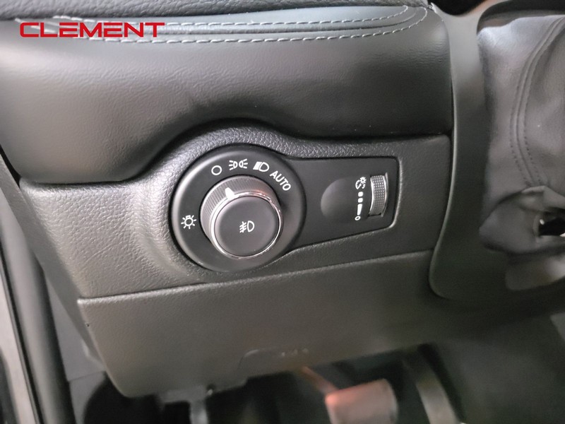Dodge Durango Vehicle Image 11