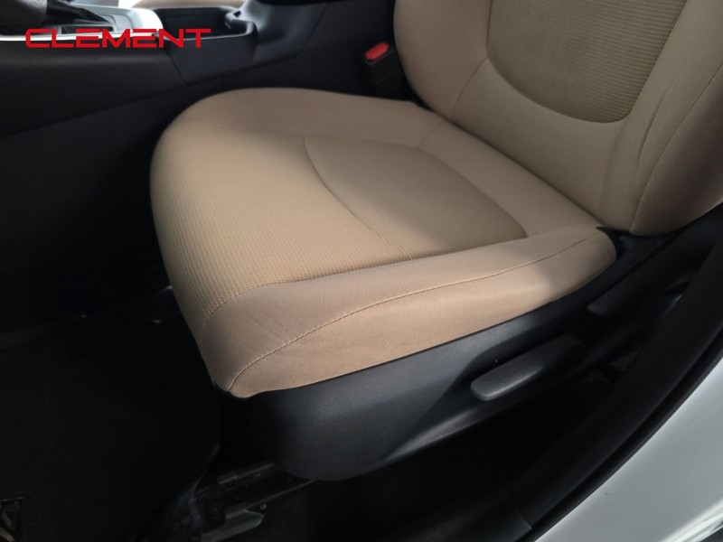 Toyota RAV4 Vehicle Image 22