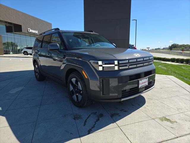 Hyundai Santa Fe Hybrid Vehicle Full-screen Gallery Image 3