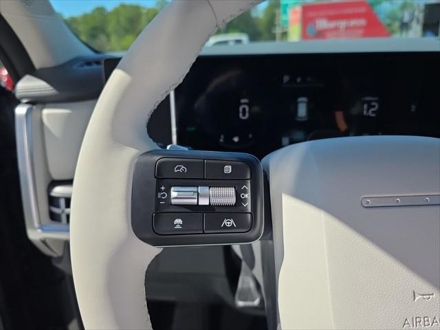 Hyundai Santa Fe Hybrid Vehicle Full-screen Gallery Image 15