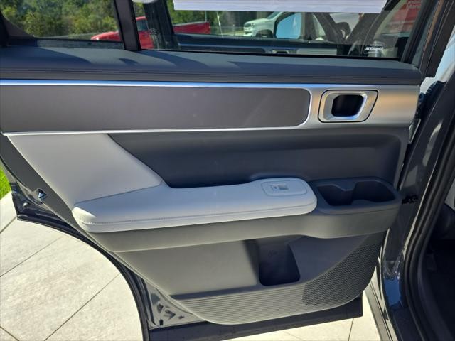 Hyundai Santa Fe Hybrid Vehicle Full-screen Gallery Image 28