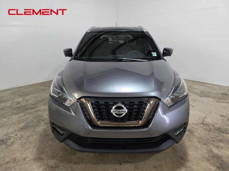 Nissan Kicks Vehicle Image 02