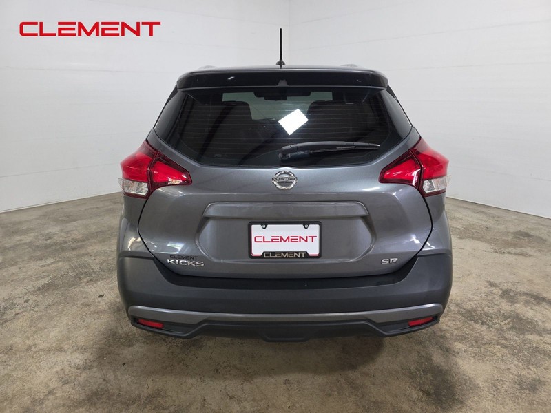 Nissan Kicks Vehicle Image 07