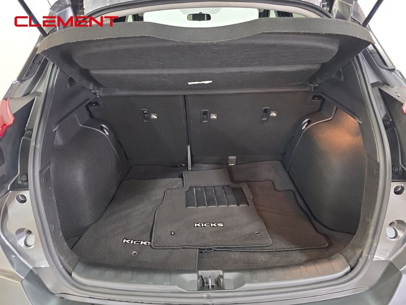 Nissan Kicks Vehicle Image 09