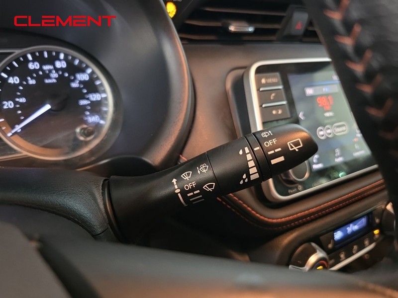 Nissan Kicks Vehicle Image 15