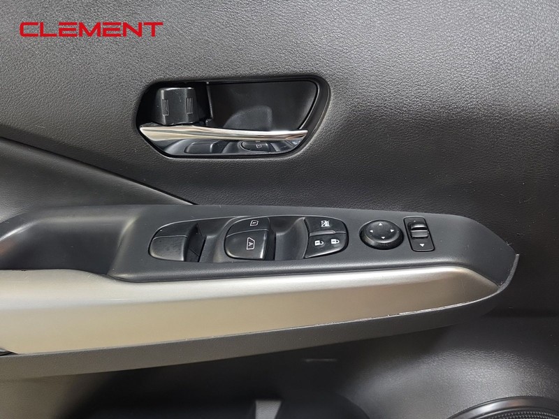 Nissan Kicks Vehicle Image 21