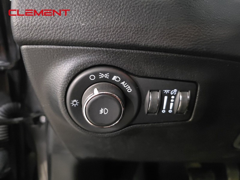 Jeep Compass Vehicle Image 12
