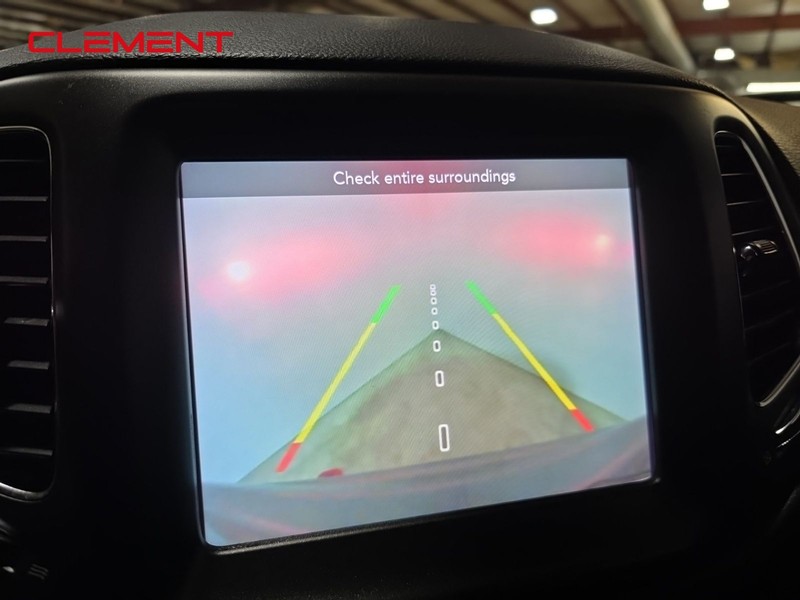 Jeep Compass Vehicle Image 19
