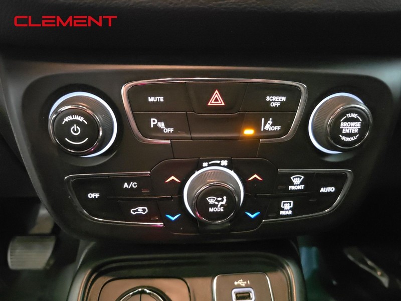 Jeep Compass Vehicle Image 20