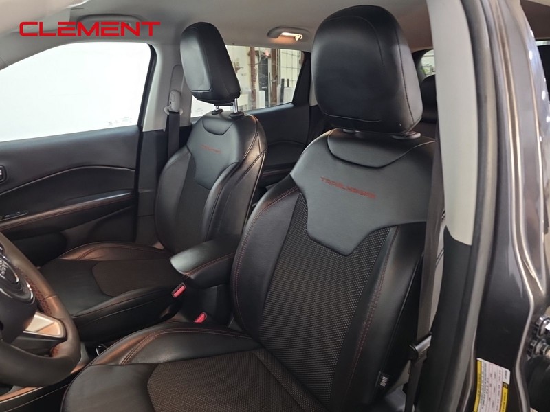 Jeep Compass Vehicle Image 26