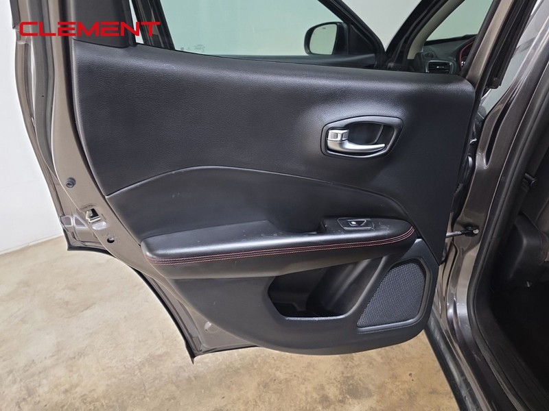 Jeep Compass Vehicle Image 27