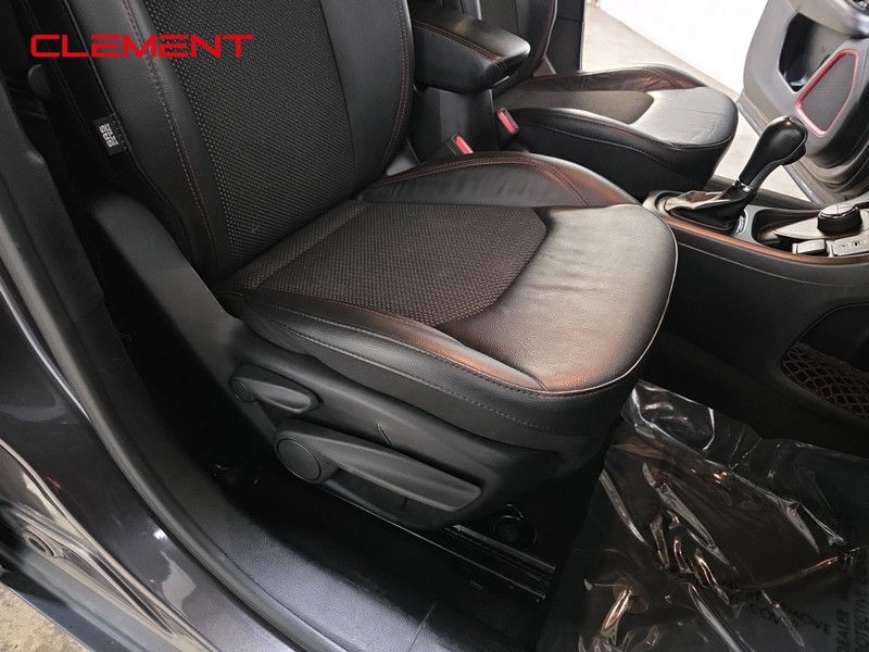 Jeep Compass Vehicle Image 30