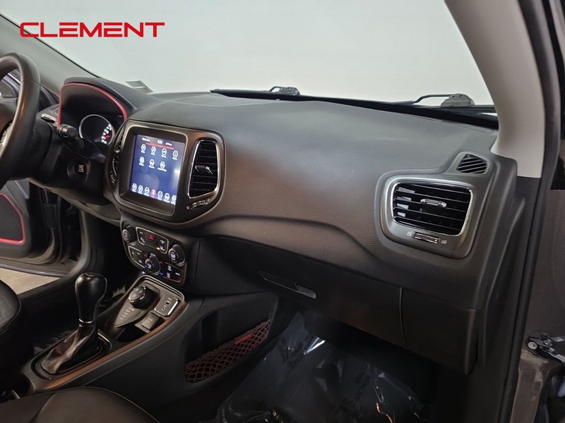 Jeep Compass Vehicle Image 31
